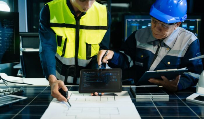 Comparación entre Ingeniería Industrial e Ingeniería en Sistemas según perfiles, enfoques y áreas de aplicación.